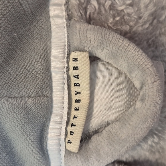 Pottery Barn Gray Robe w/ White Stitching No Tag Size S/M Gently Loved - Picture 12 of 12